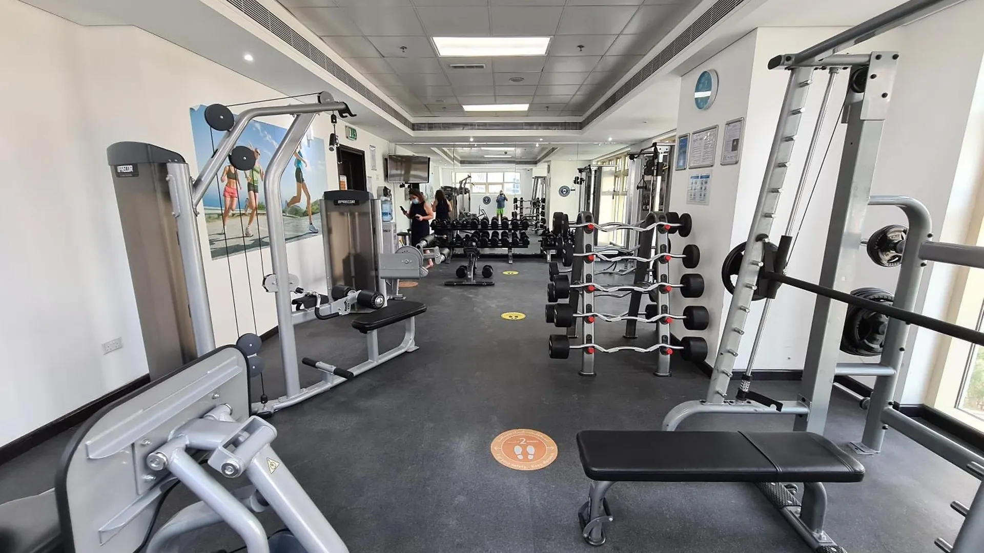 Appartement Sunrise Homes - Pool Side Studio With Huge Balcony Dubai