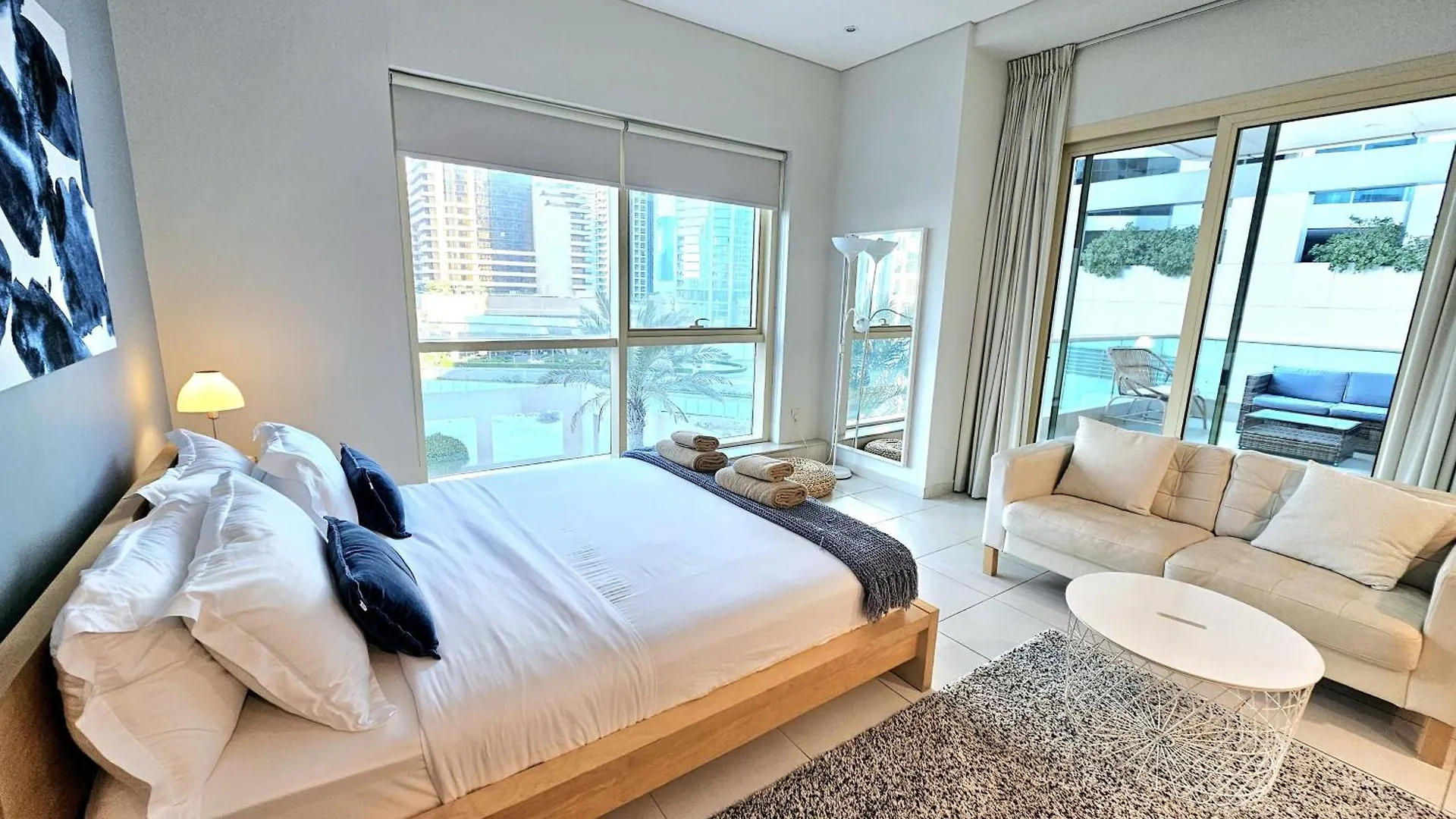 Sunrise Homes - Pool Side Studio With Huge Balcony Dubai