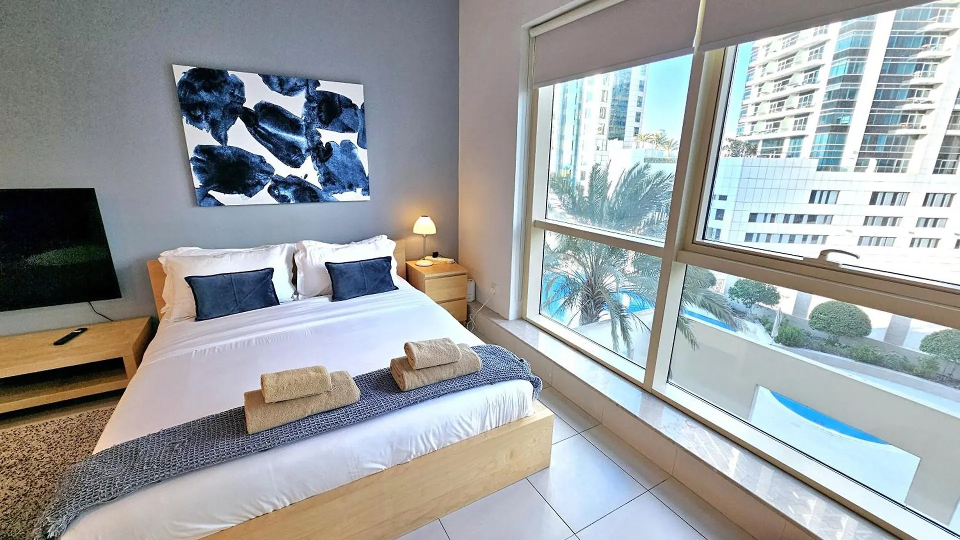 Sunrise Homes - Pool Side Studio With Huge Balcony Dubai 0*,