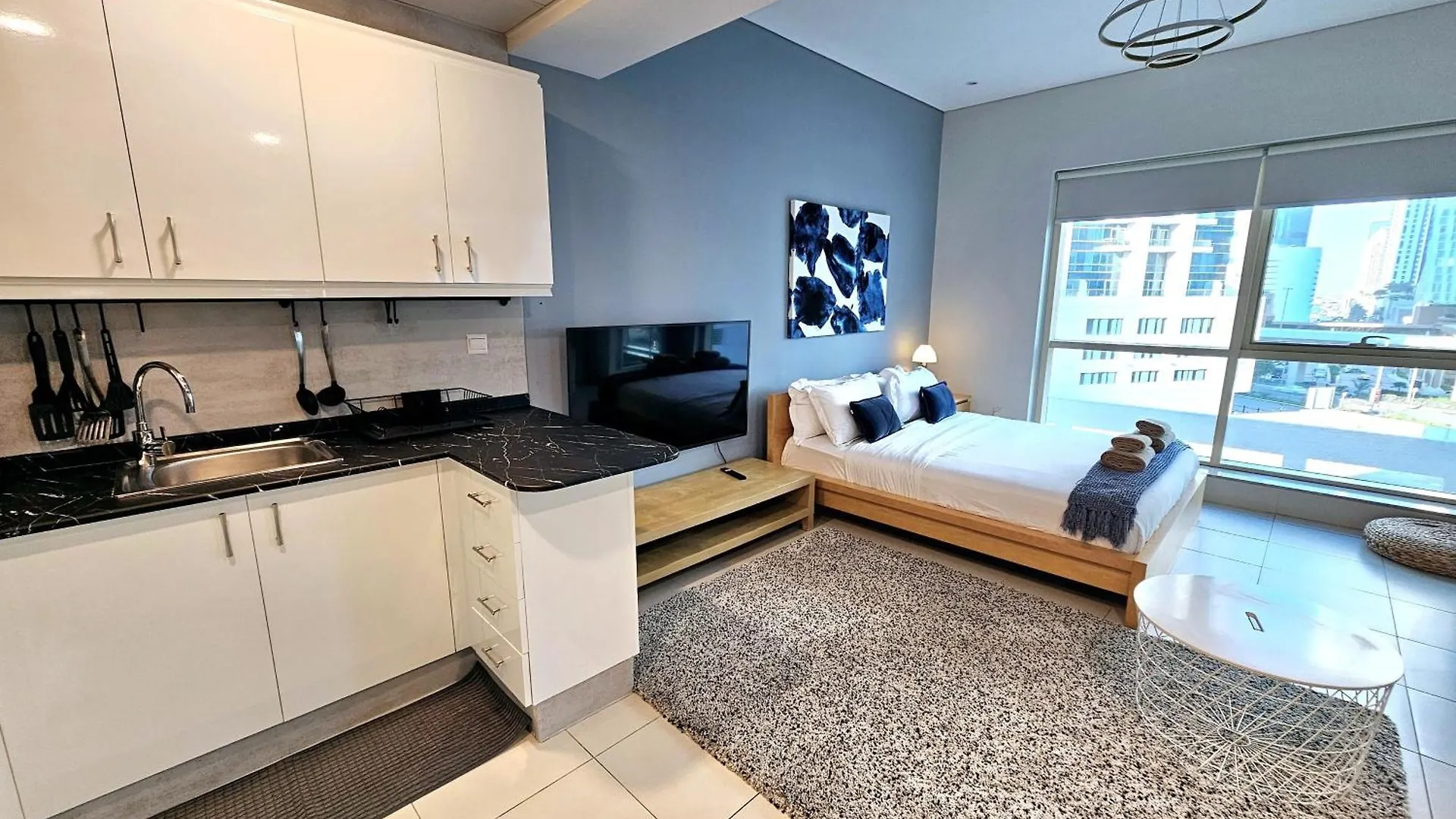 Sunrise Homes - Pool Side Studio With Huge Balcony Dubai Appartement